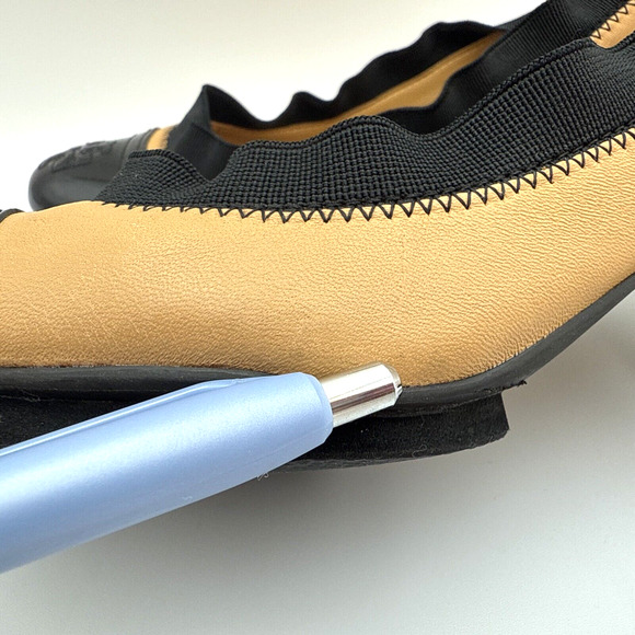 Tory Burch Black and Tan Heels Size 7 - Picture 6 of 12